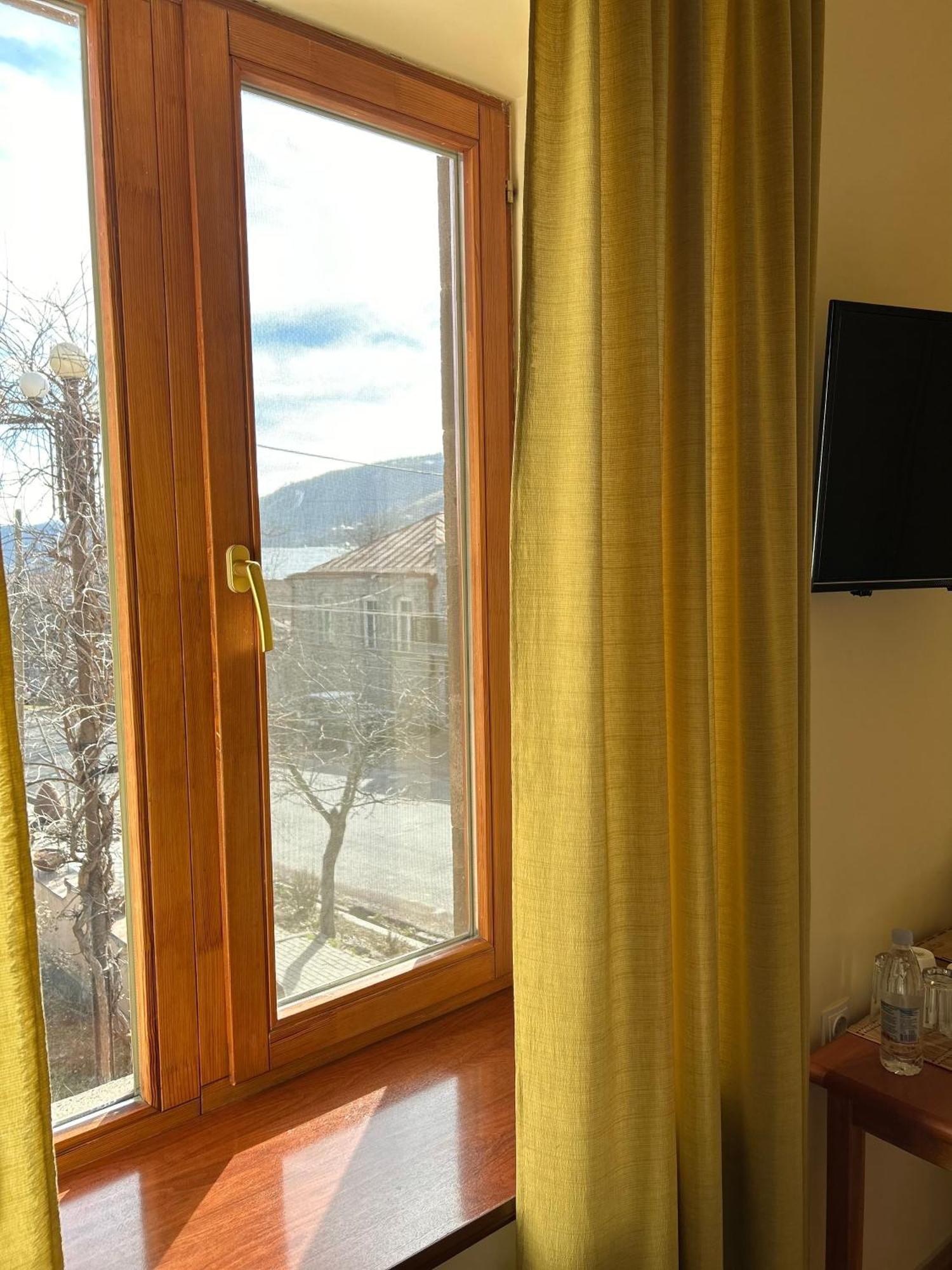 Hotel Mirhav Goris Exterior photo