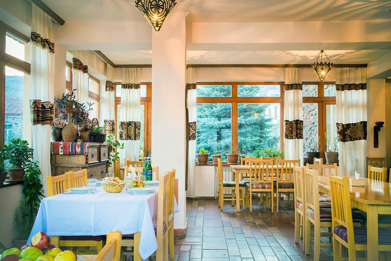 Hotel Mirhav Goris Exterior photo